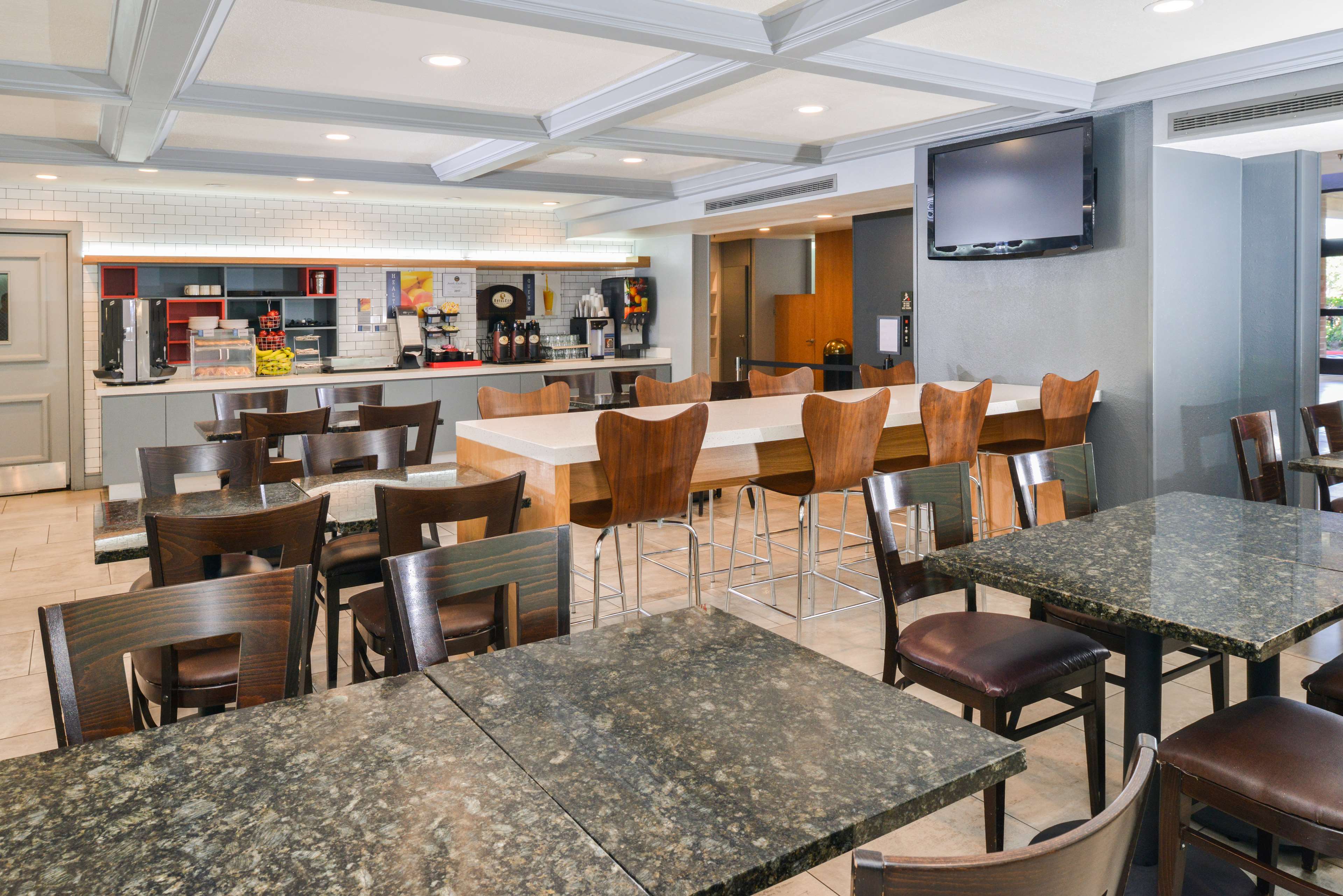 Фото Best Western Plus Meridian Inn & Suites, Anaheim-Orange