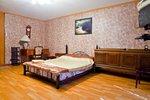 Lessor 102 Apartments (Almaty, Zhibek Zholy Avenue), short-term housing rental