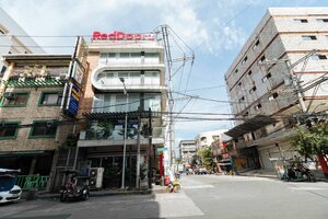 Гостиница RedDoorz near Bambang Station