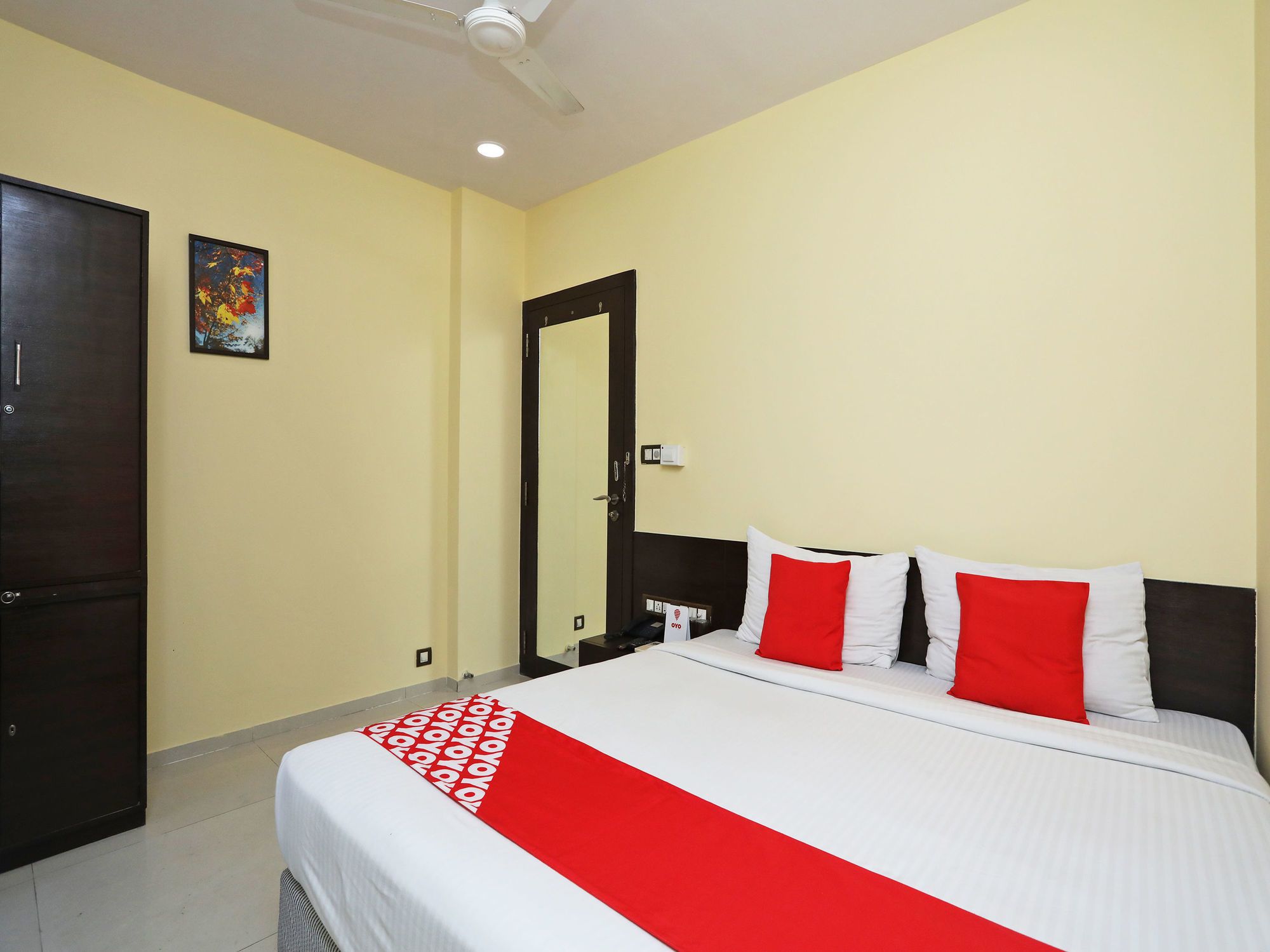 Фото Townhouse 727 Hotel The Platinum