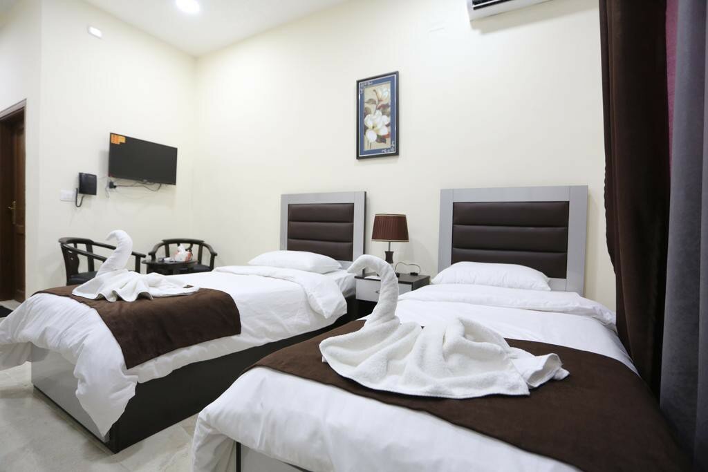 Фото 7Boys Hotel