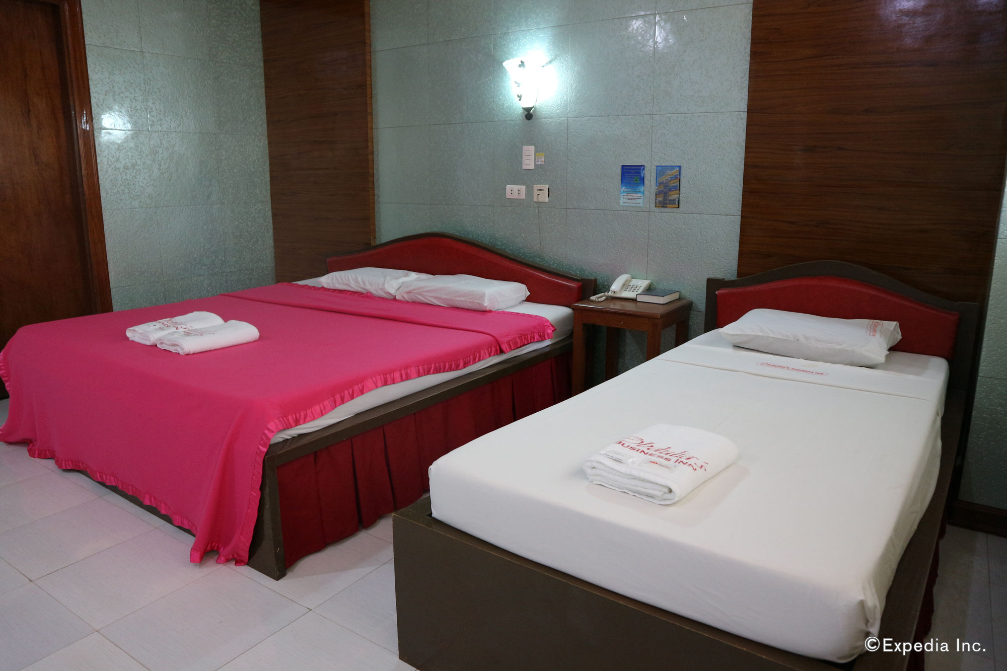 Фото Obdulia's Business Inn