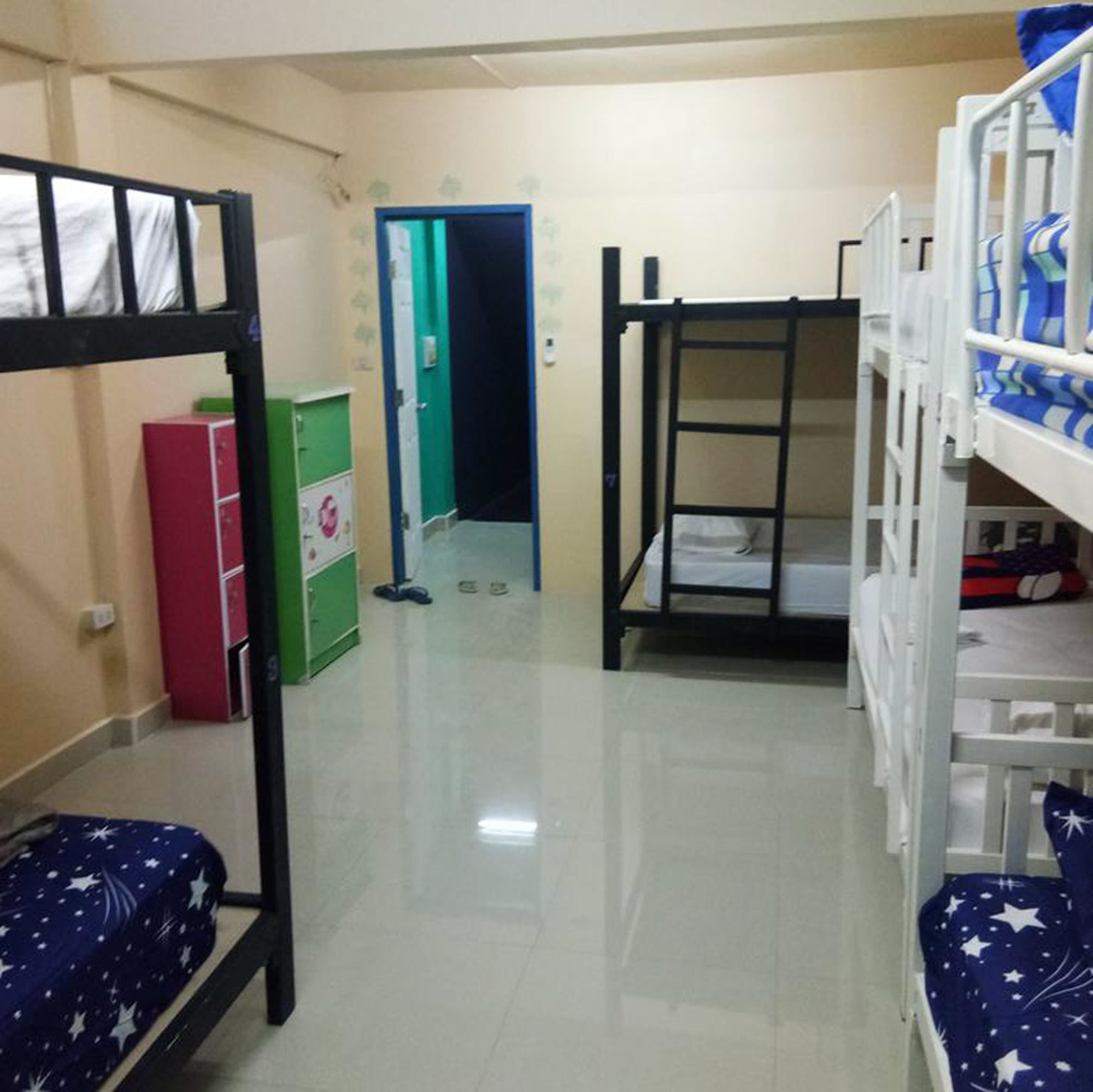 Фото Pattaya Backpackers - Adults Only