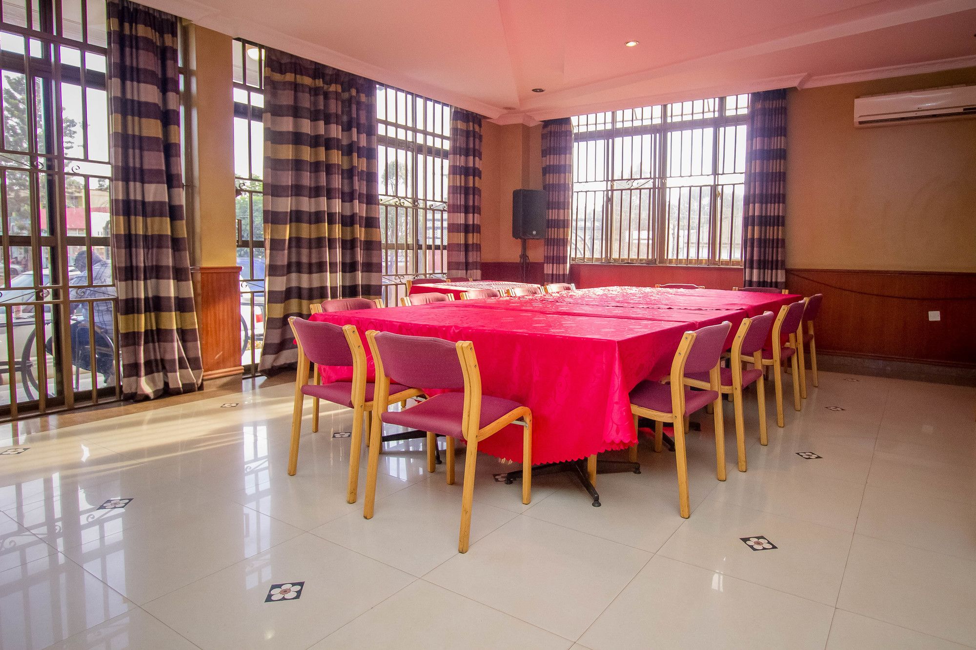 Фото Tristar Hotel