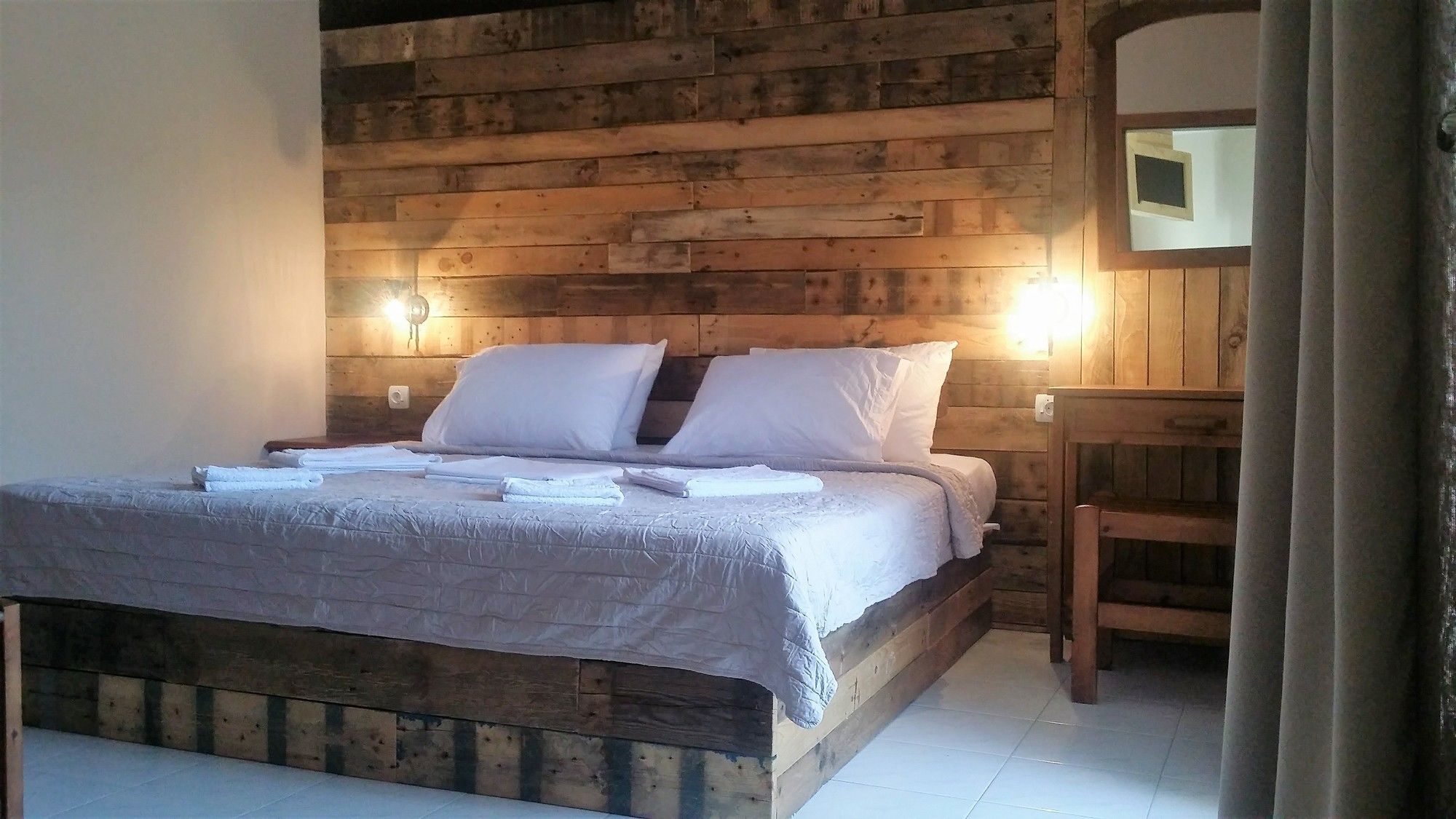 Фото Anemos Hotel