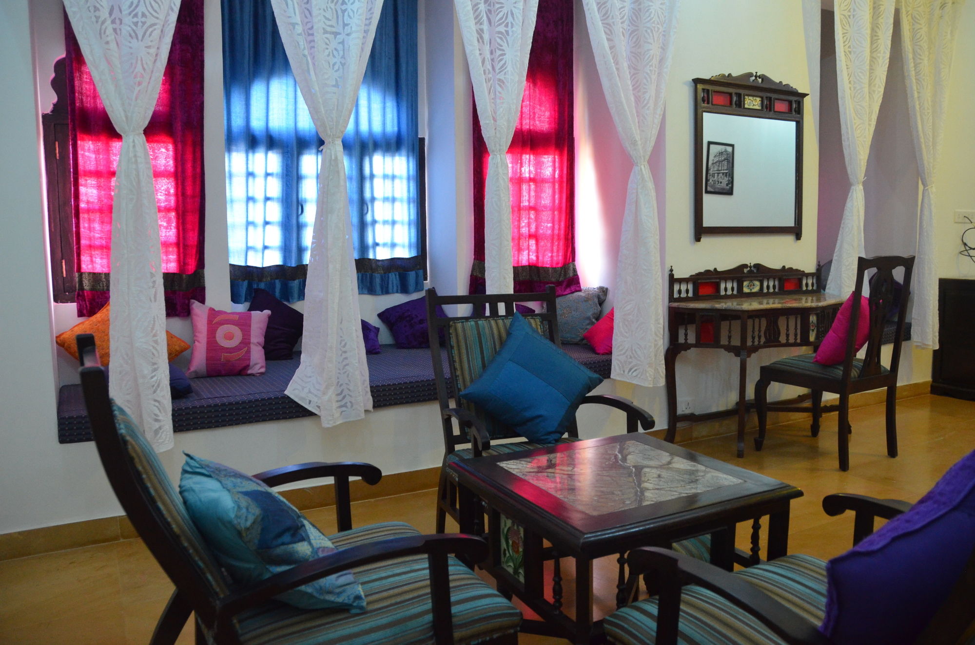 Фото The Golden House