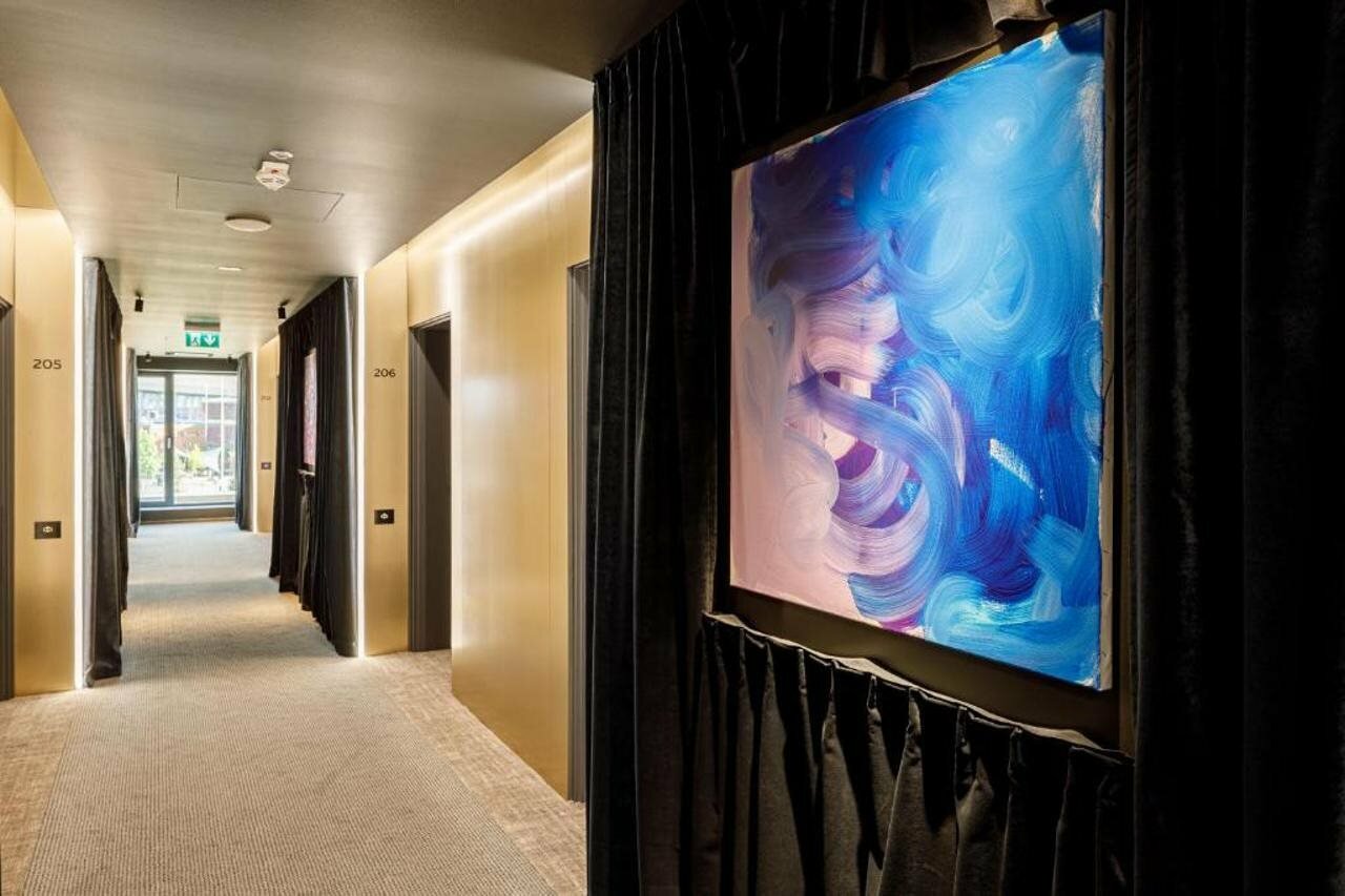 Фото Qosmo Brasov Hotel