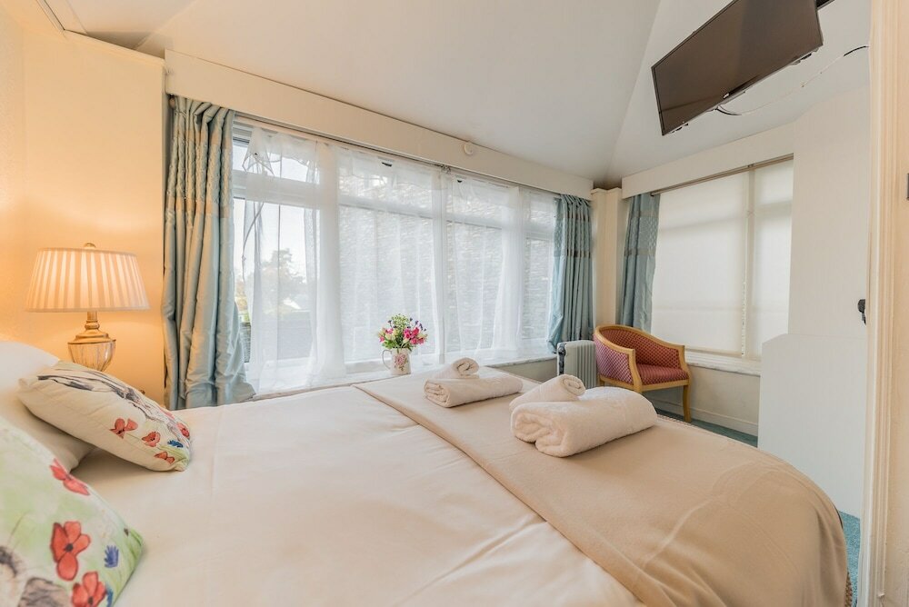 Фото Rayrigg Villa Guest House