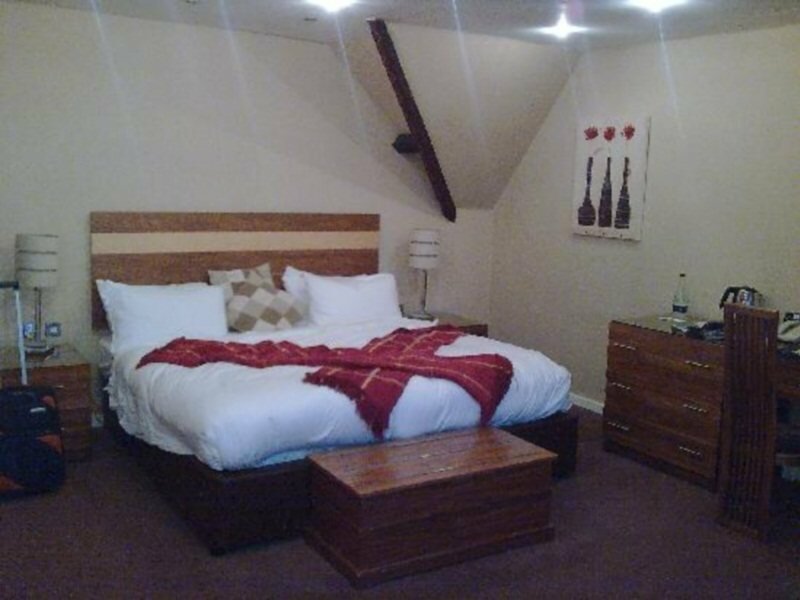 Фото  Dean Court