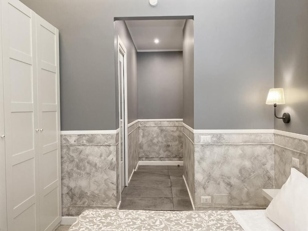 Фото Piazza Bovio 22