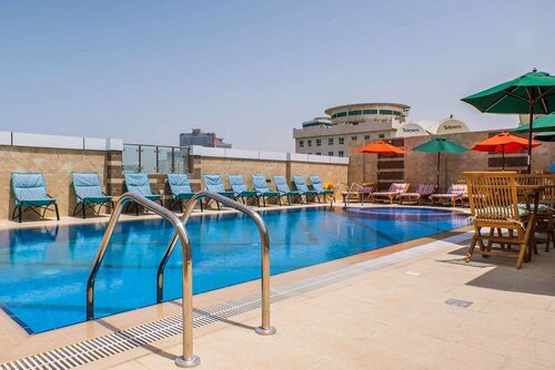 Гостиница Crystal Plaza Al Majaz Hotel в Шардже