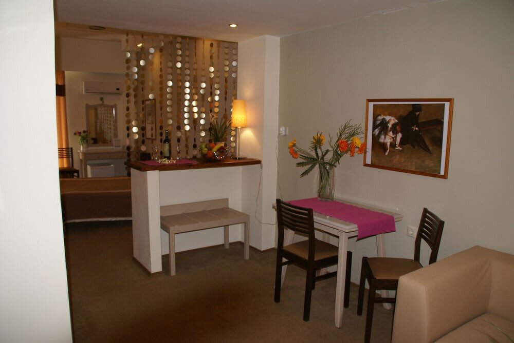 Фото Yria Hotel