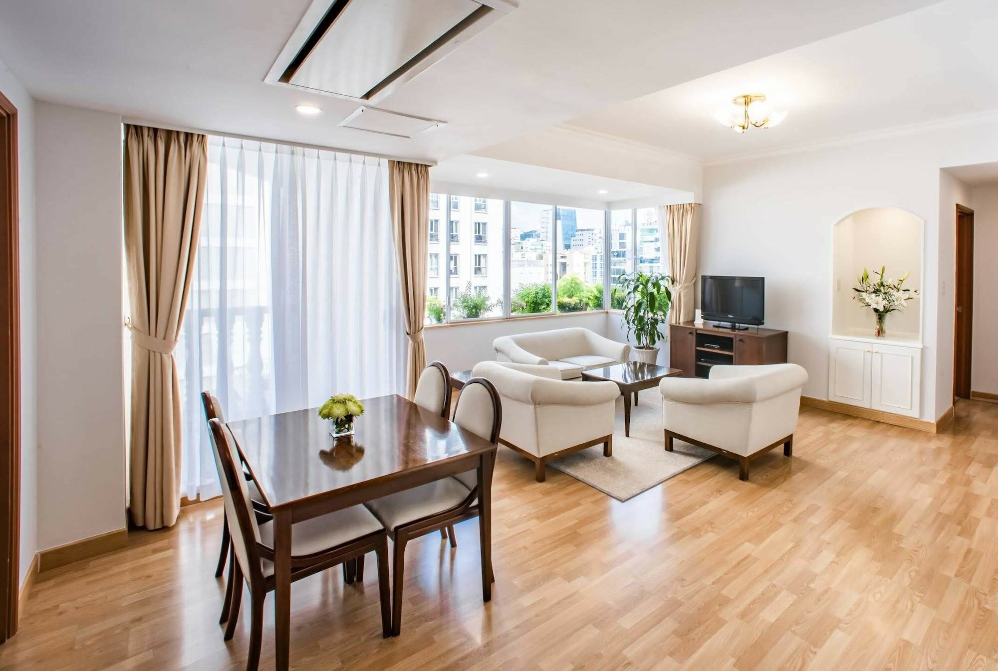 Фото Saigon Court Serviced Apartment