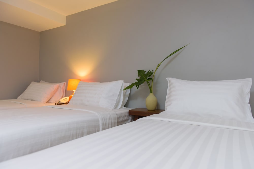 Фото Sabai Sathorn Service Apartment