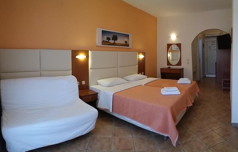 Фото Aloni Hotel