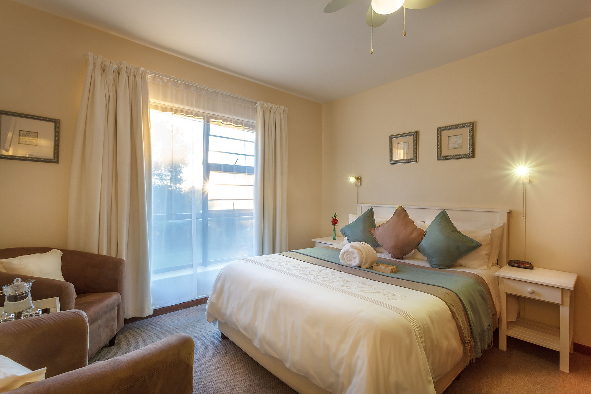 Фото отеля 2