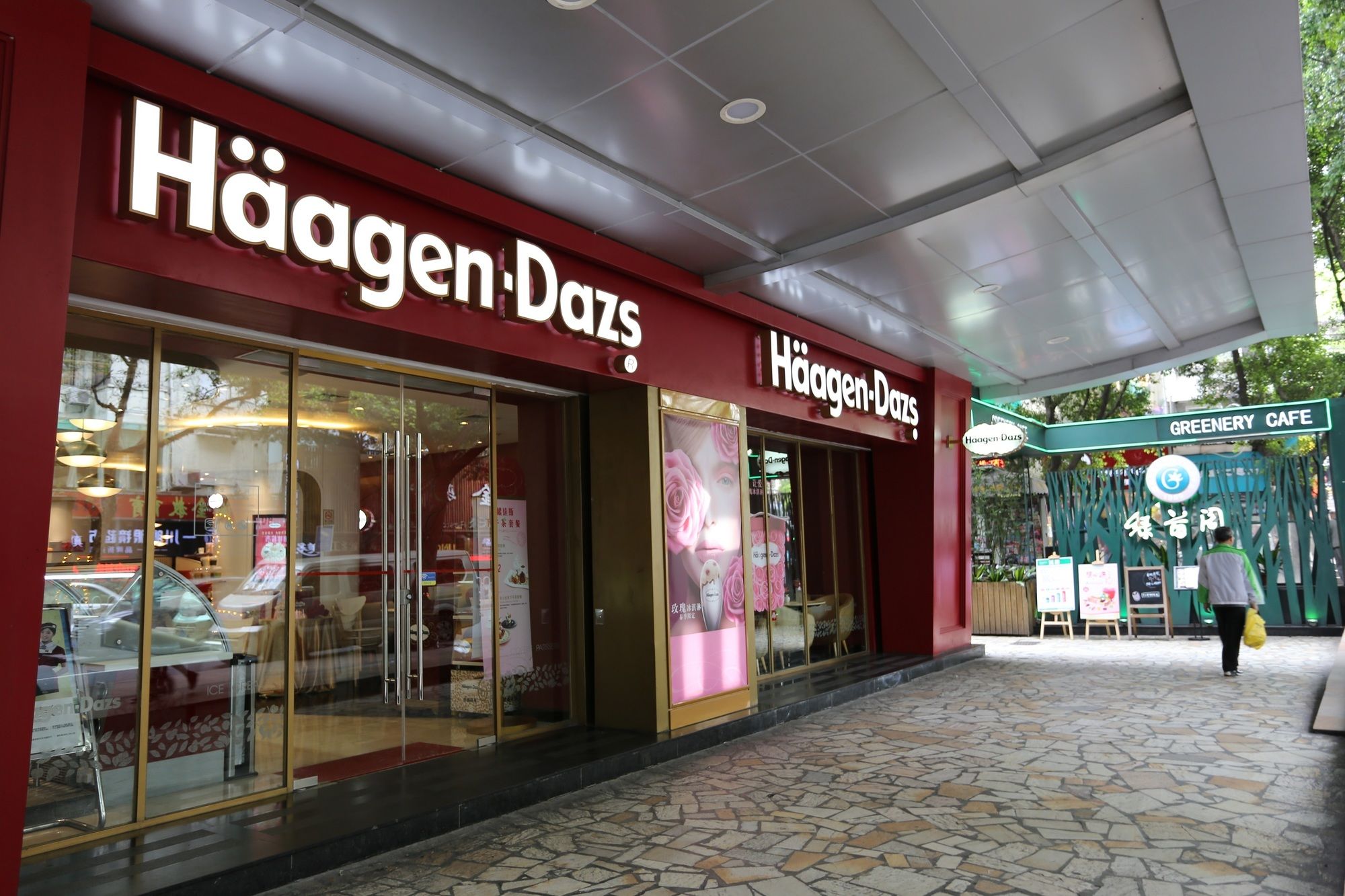 Фото Nomo Service Apartment The Legend