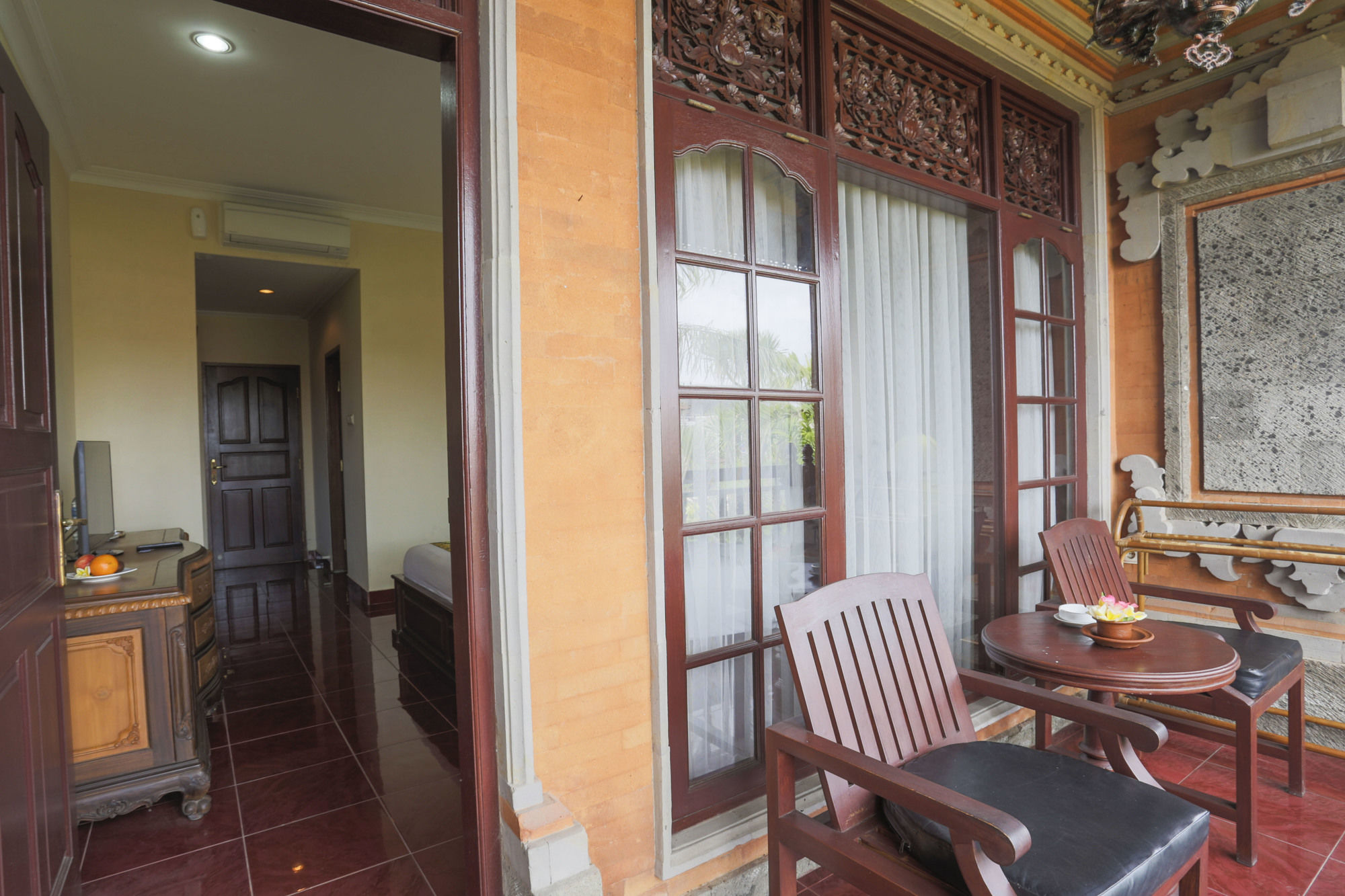 Фото Puri Mango Hotel