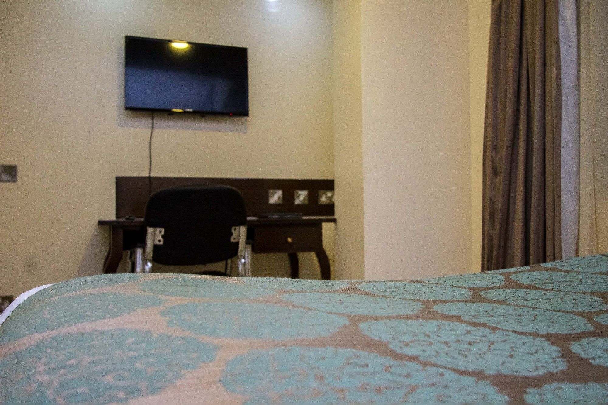 Фото Pinecone Hotel