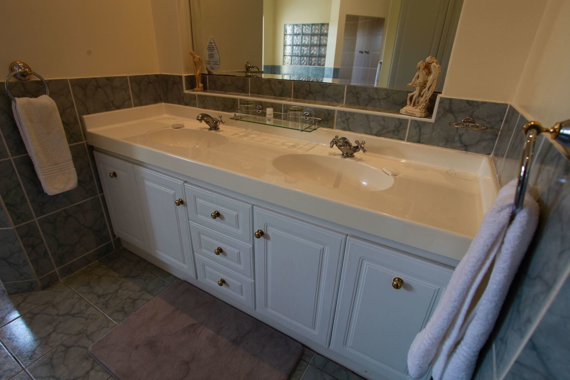 Фото Cinnamon House Bed and Breakfast