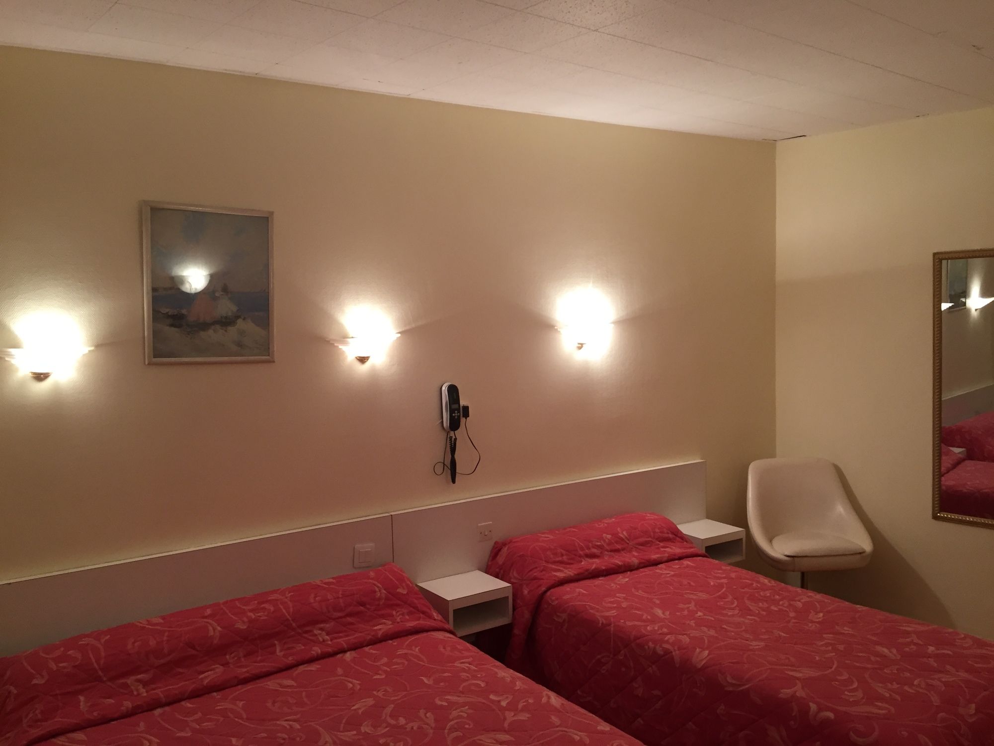 Фото Hôtel des Pyrénées