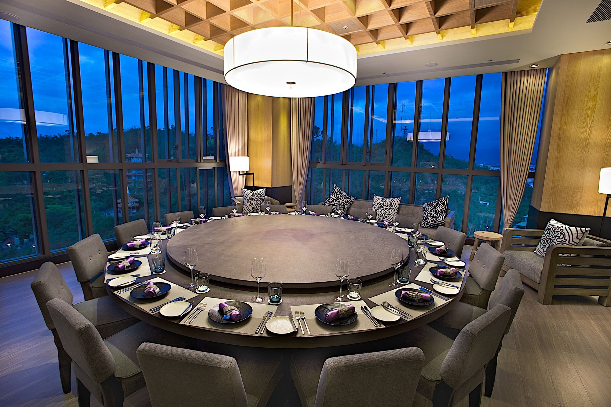 Фото The Gaya Hotel