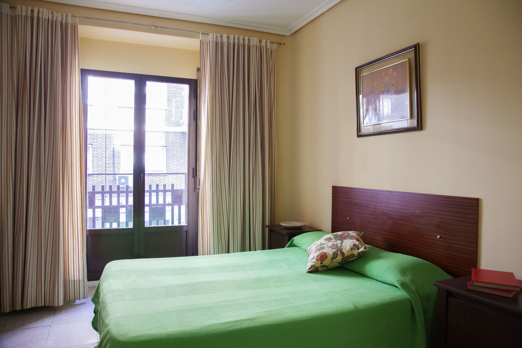 Фото Hostal Arriaza