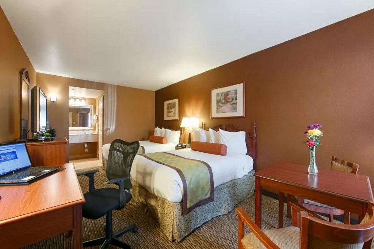 Фото Best Western Exeter Inn & Suites