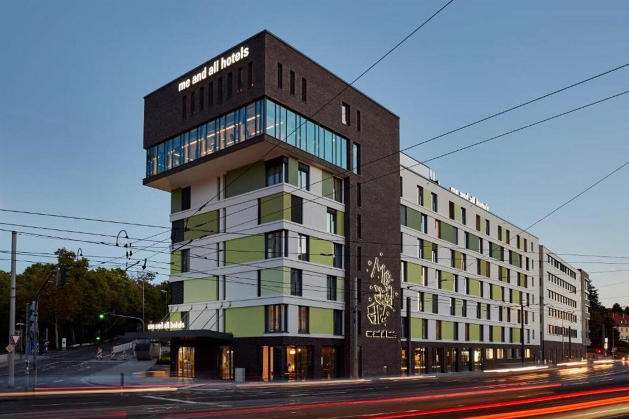 Фото отеля 1