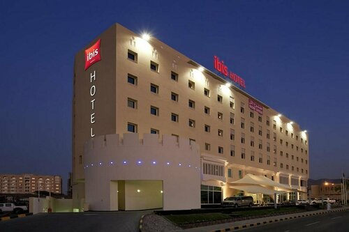 Внешний вид отеля Ibis Muscat в Вилайяте Бушере, фото 1