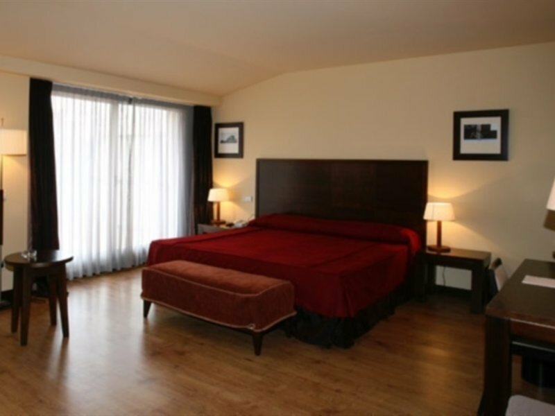 Фото Grand Hotel Ciudad De Barbastro