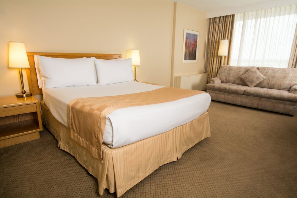 Фото Ramada Edmonton Hotel & Conference Centre
