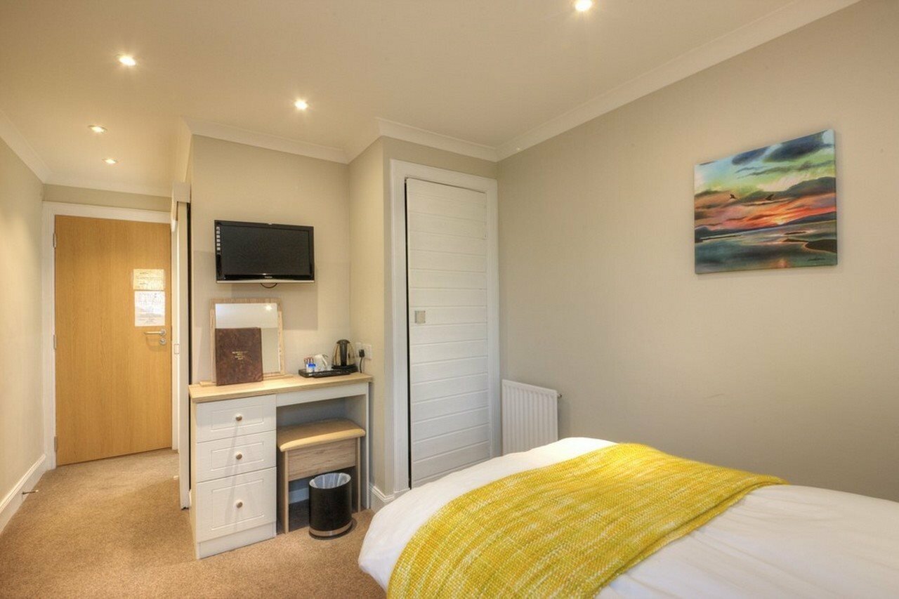 Фото Falls of Lora Hotel