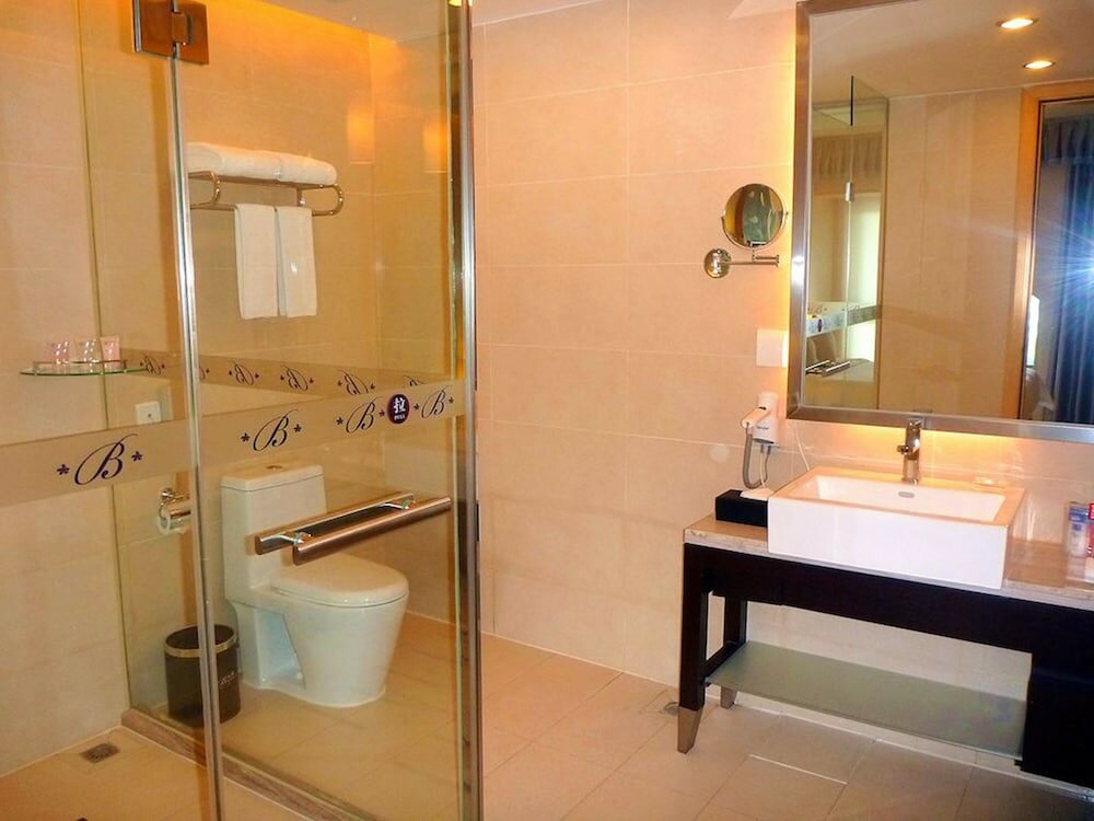 Фото Century Plaza Hotel