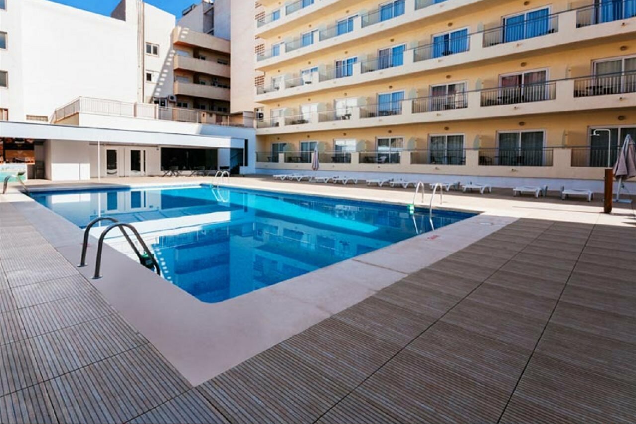 Фото Fontana Plaza