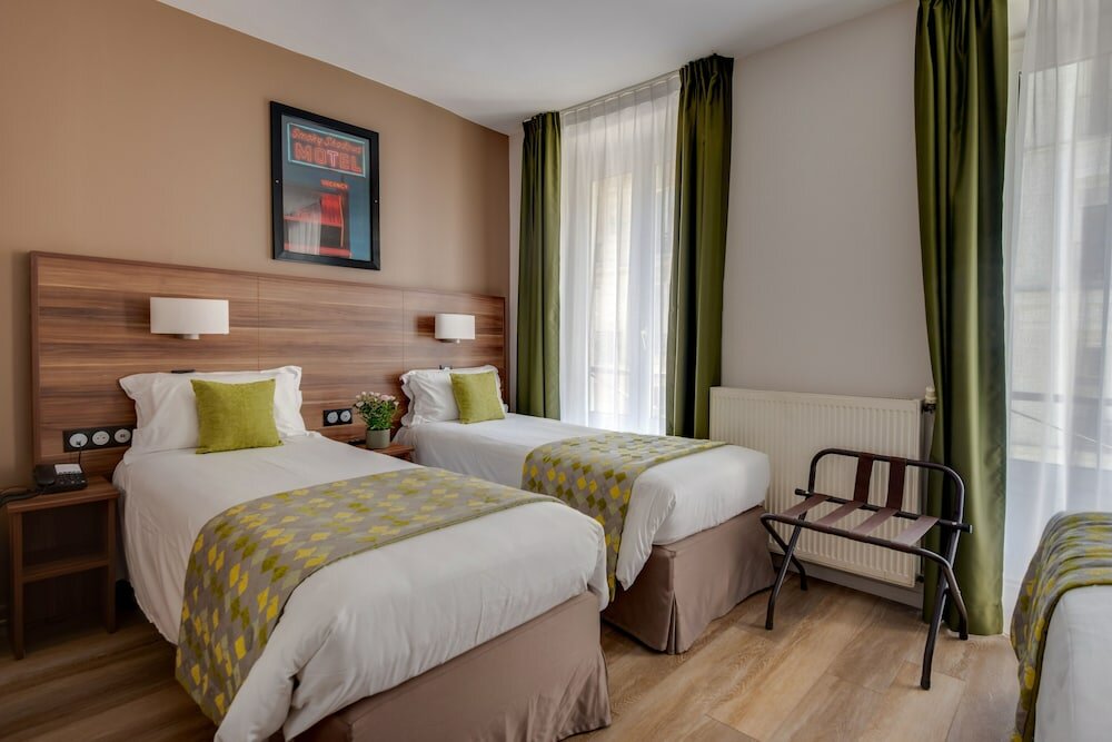 Фото отеля 2