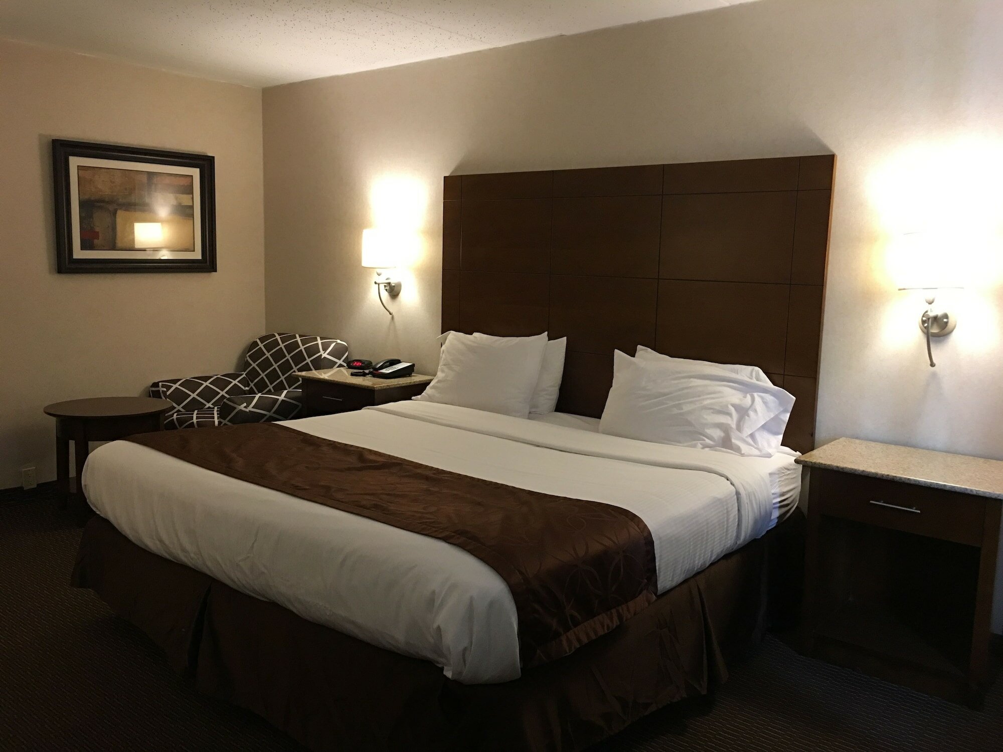 Фото Ramada by Wyndham Rockville Centre