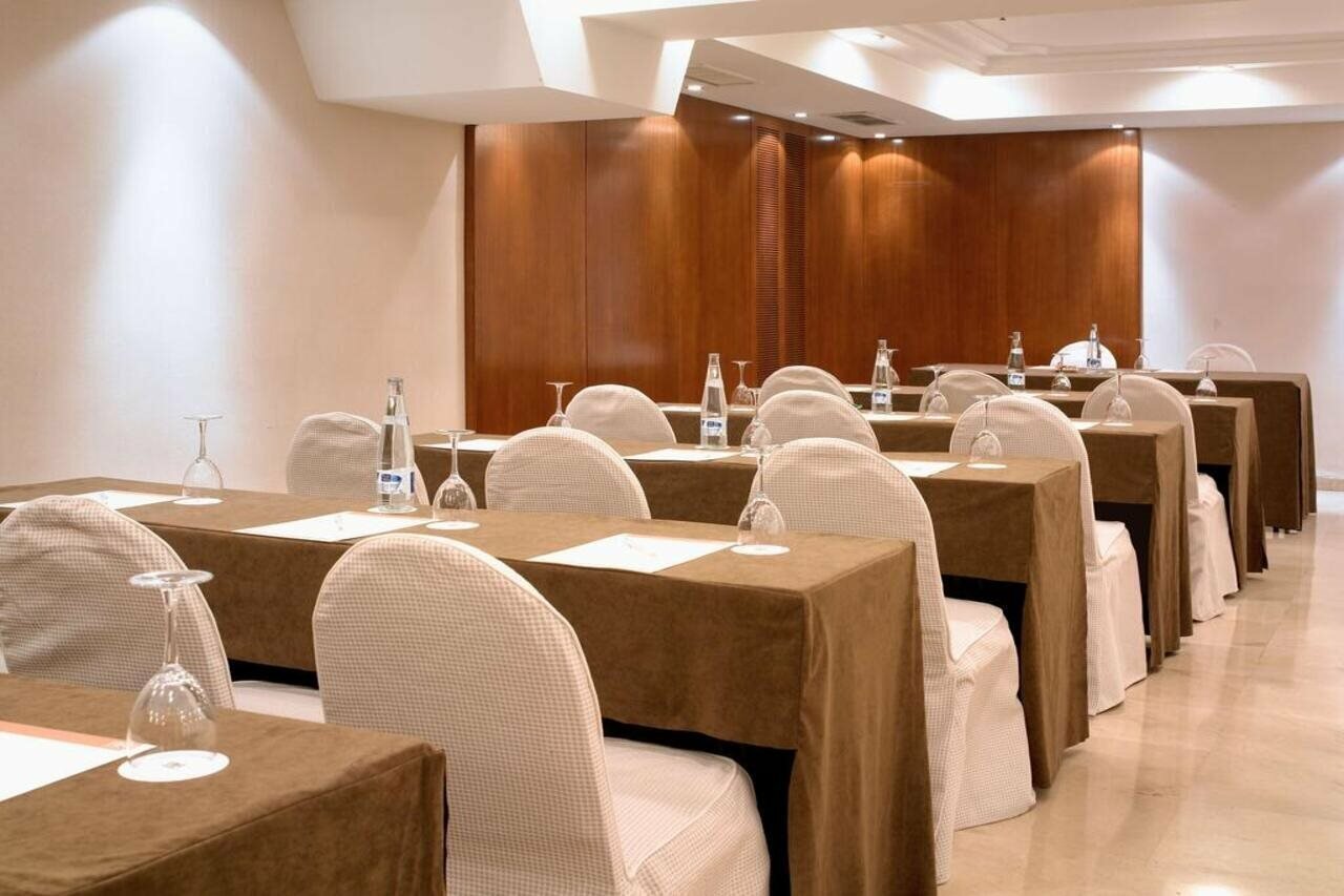 Фото Nh Madrid Balboa