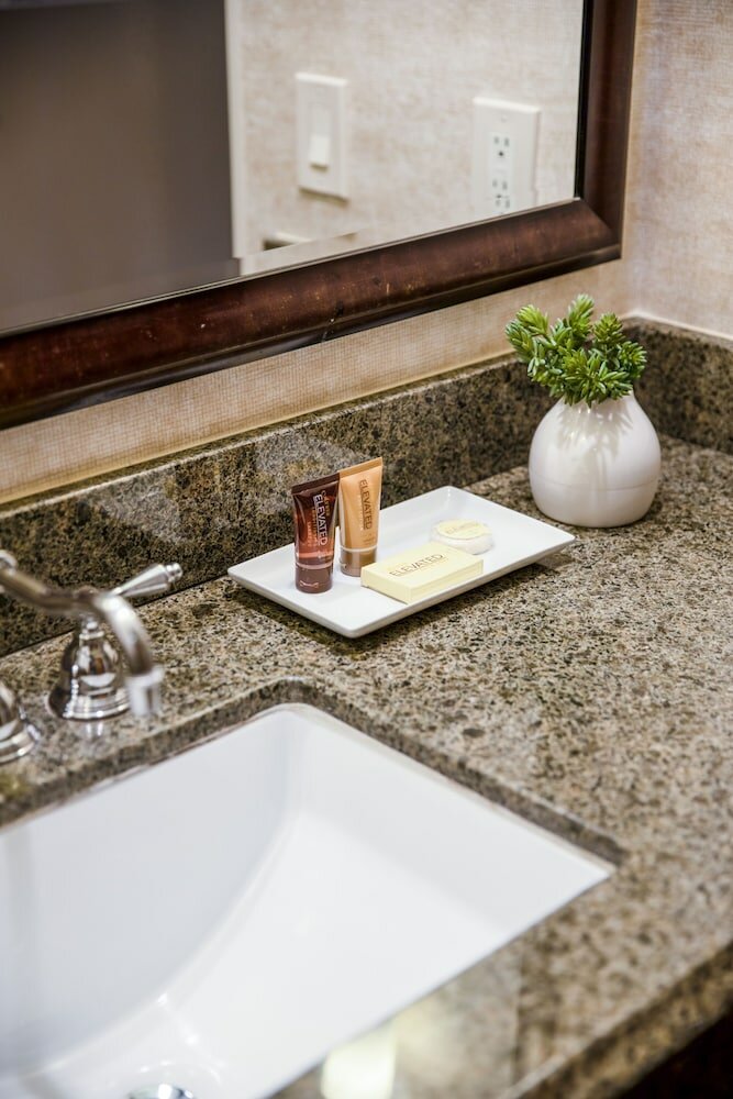 Фото Ayres Suites Diamond Bar