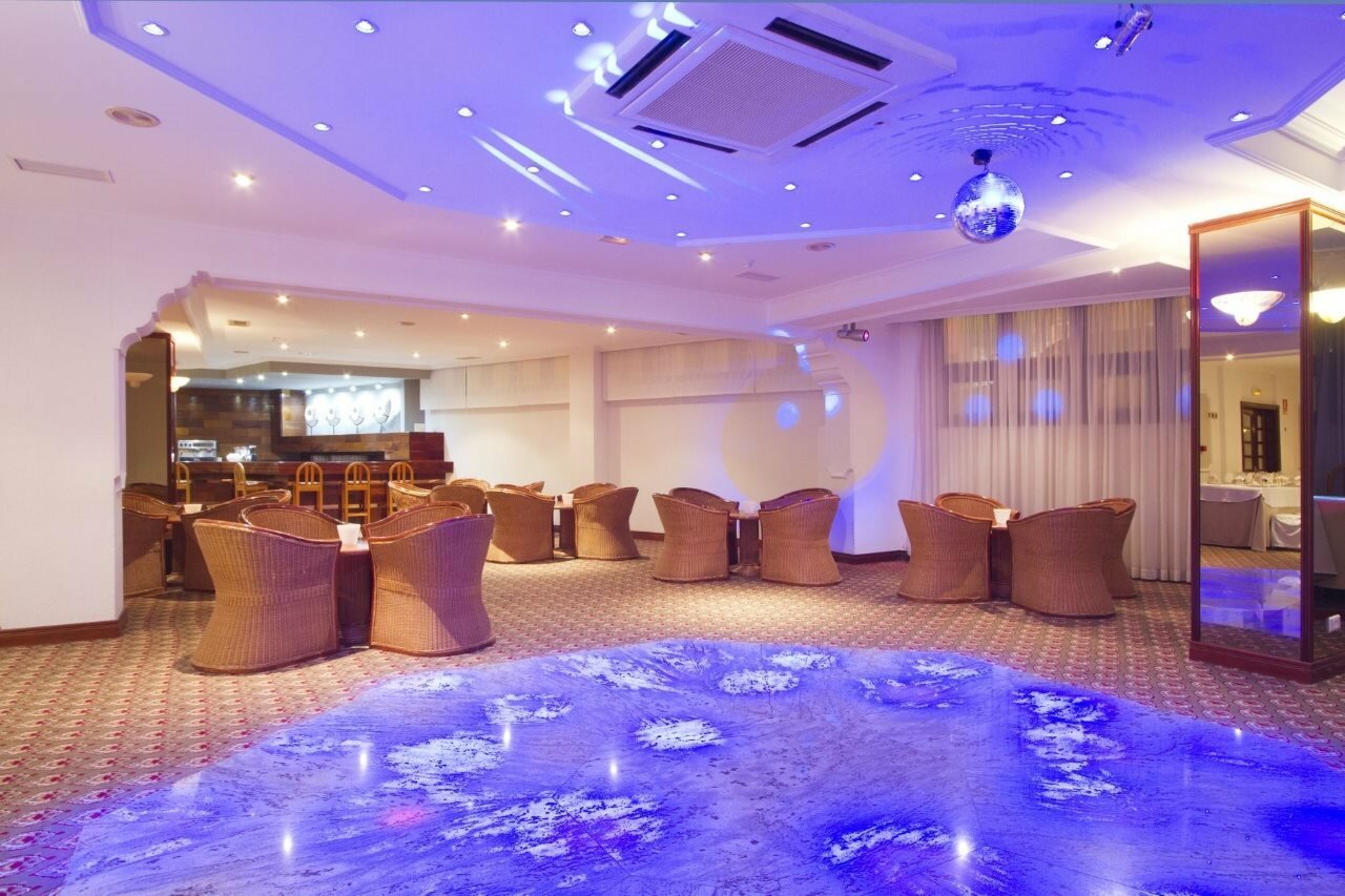 Фото Lancelot Hotel