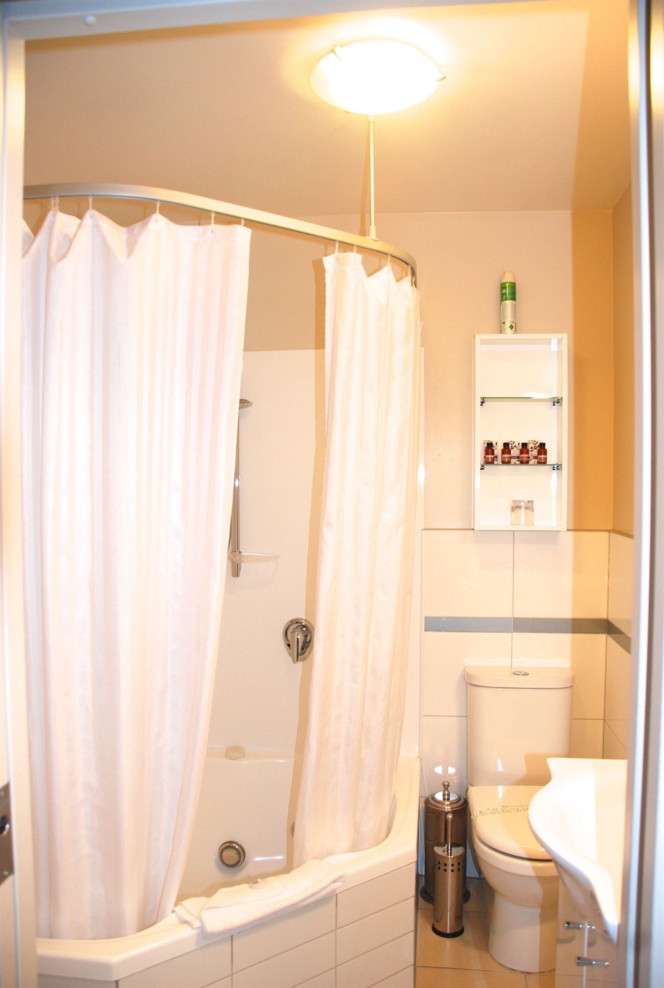 Фото 166 Majestic Court Motel