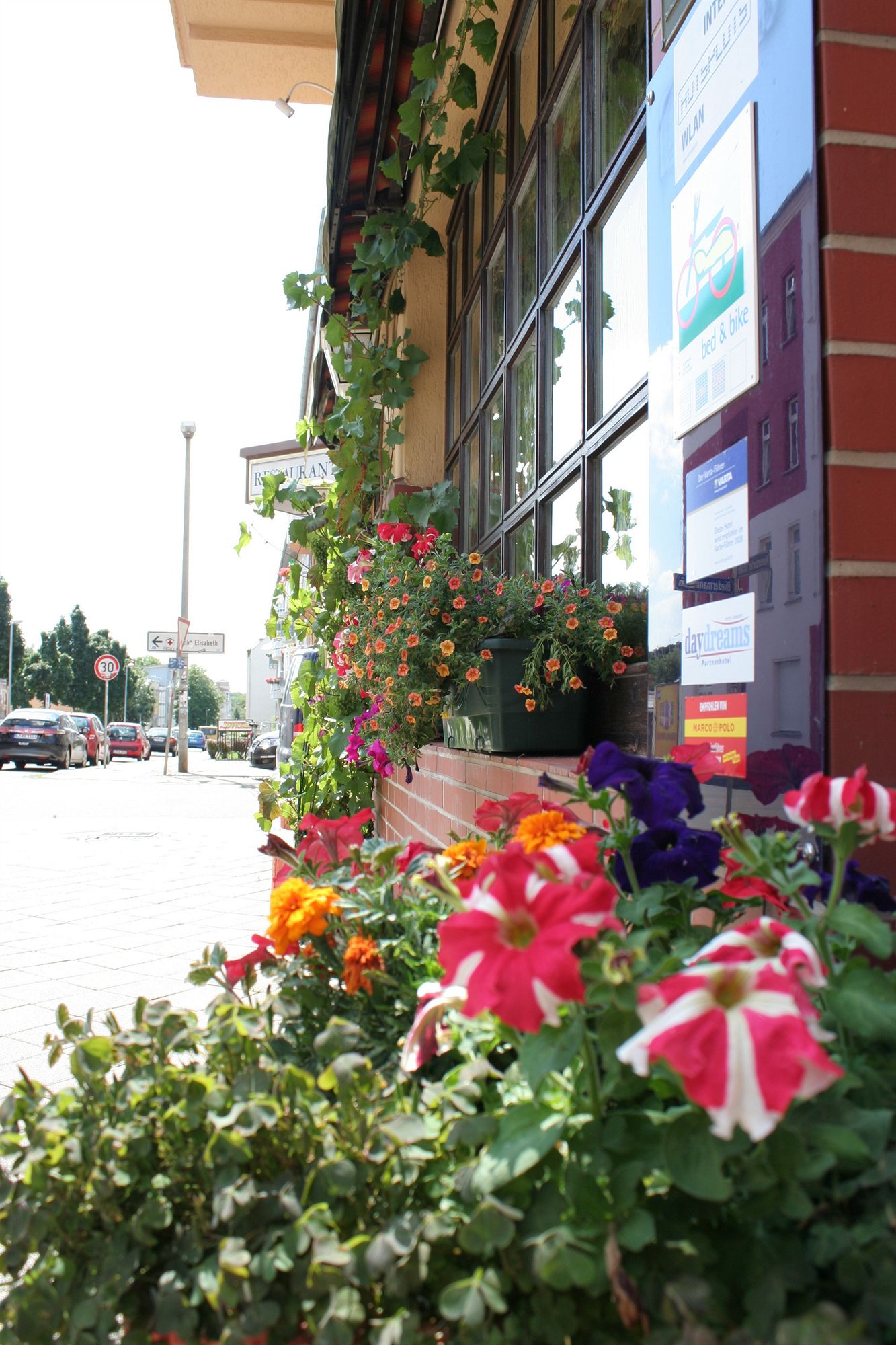 Фото Hotel Alt-Connewitz