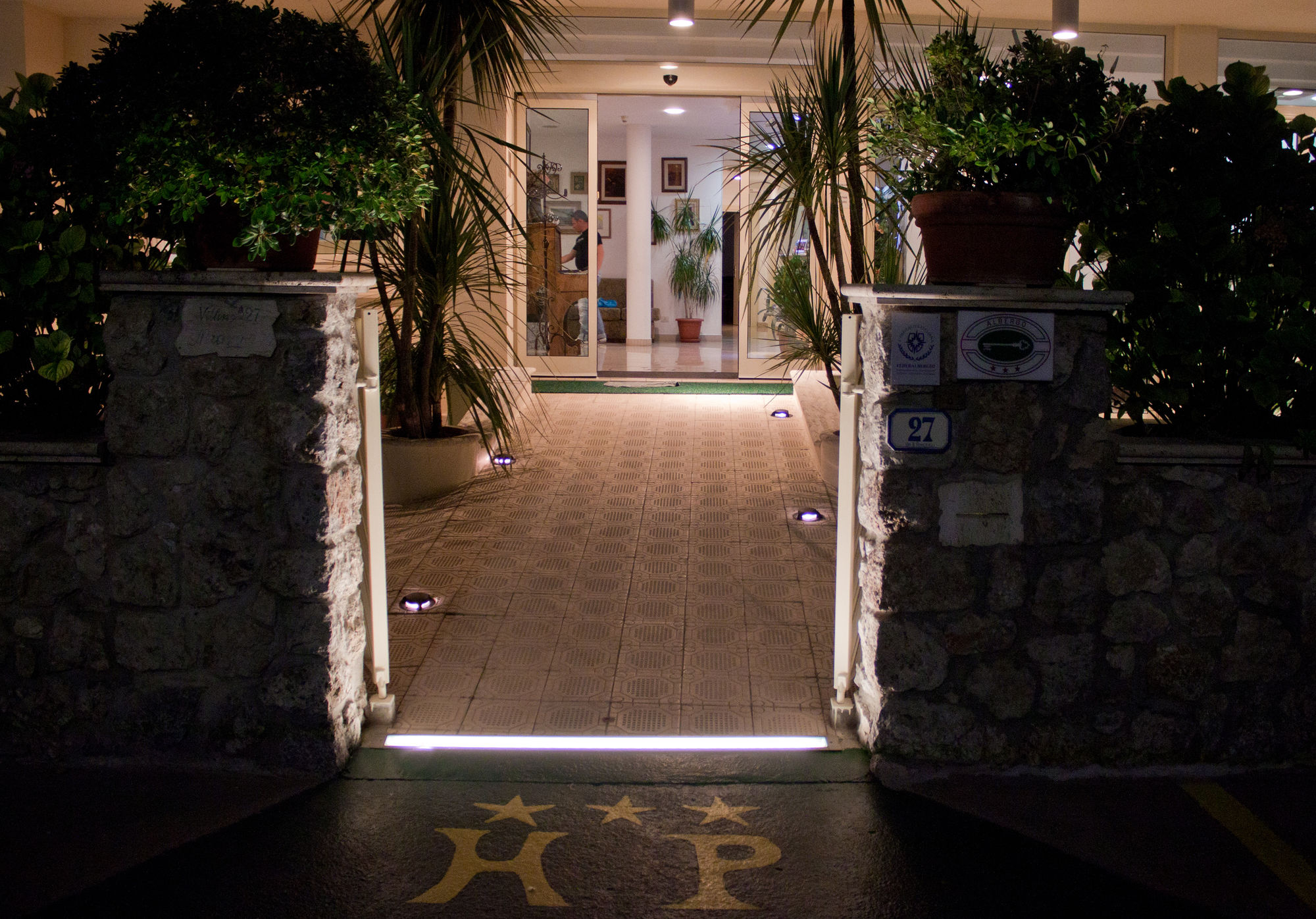 Фото Hotel Pigalle