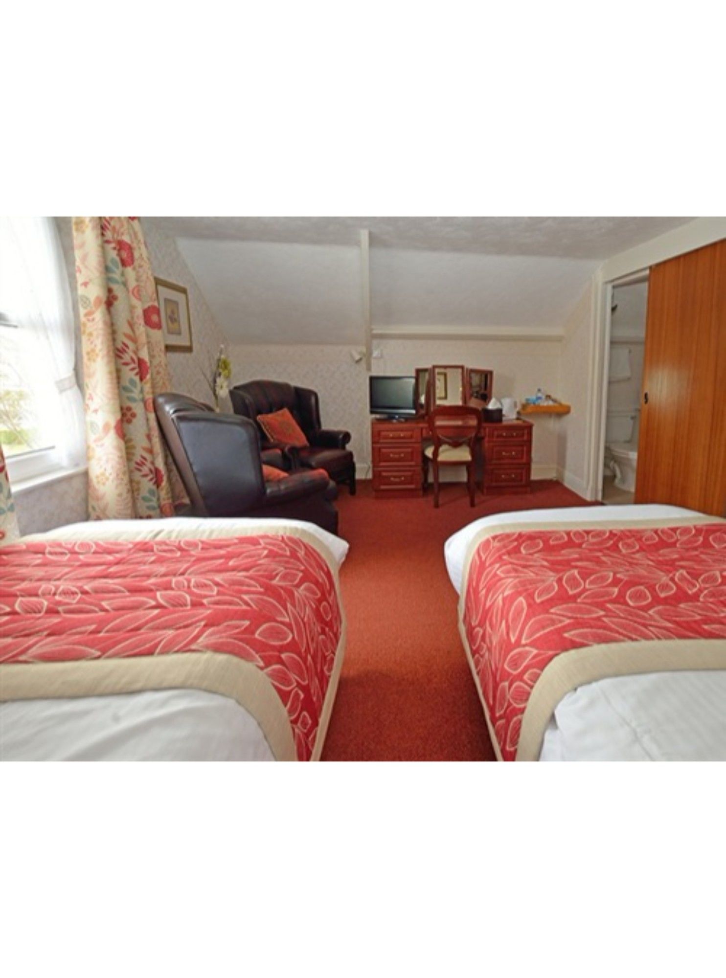 Фото The Westgate