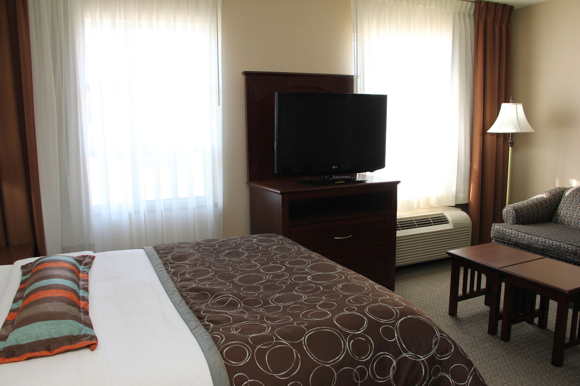 Фото Staybridge Suites London