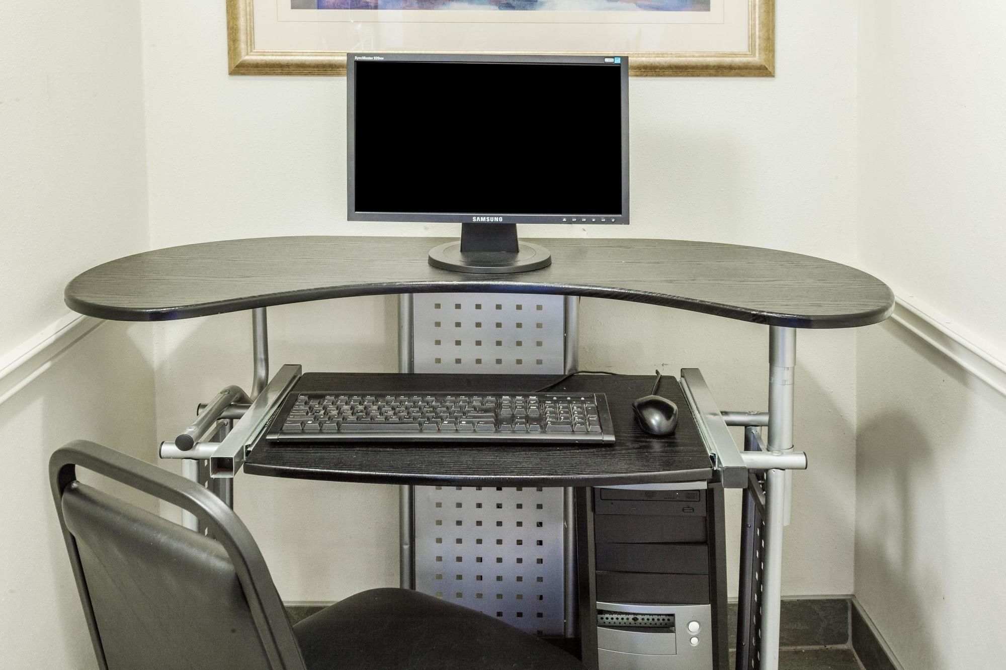 Фото Super 8 by Wyndham Amherst Ns