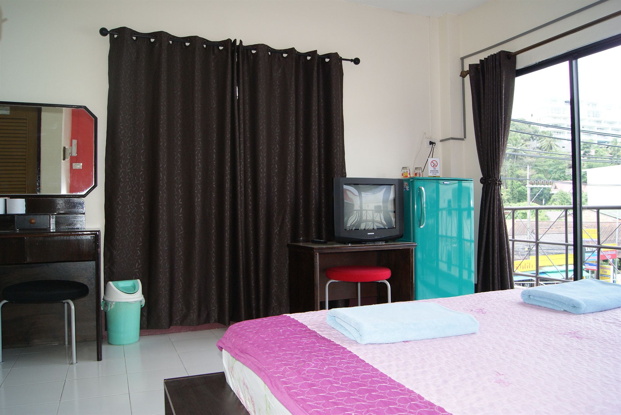 Фото Pineapple Guesthouse