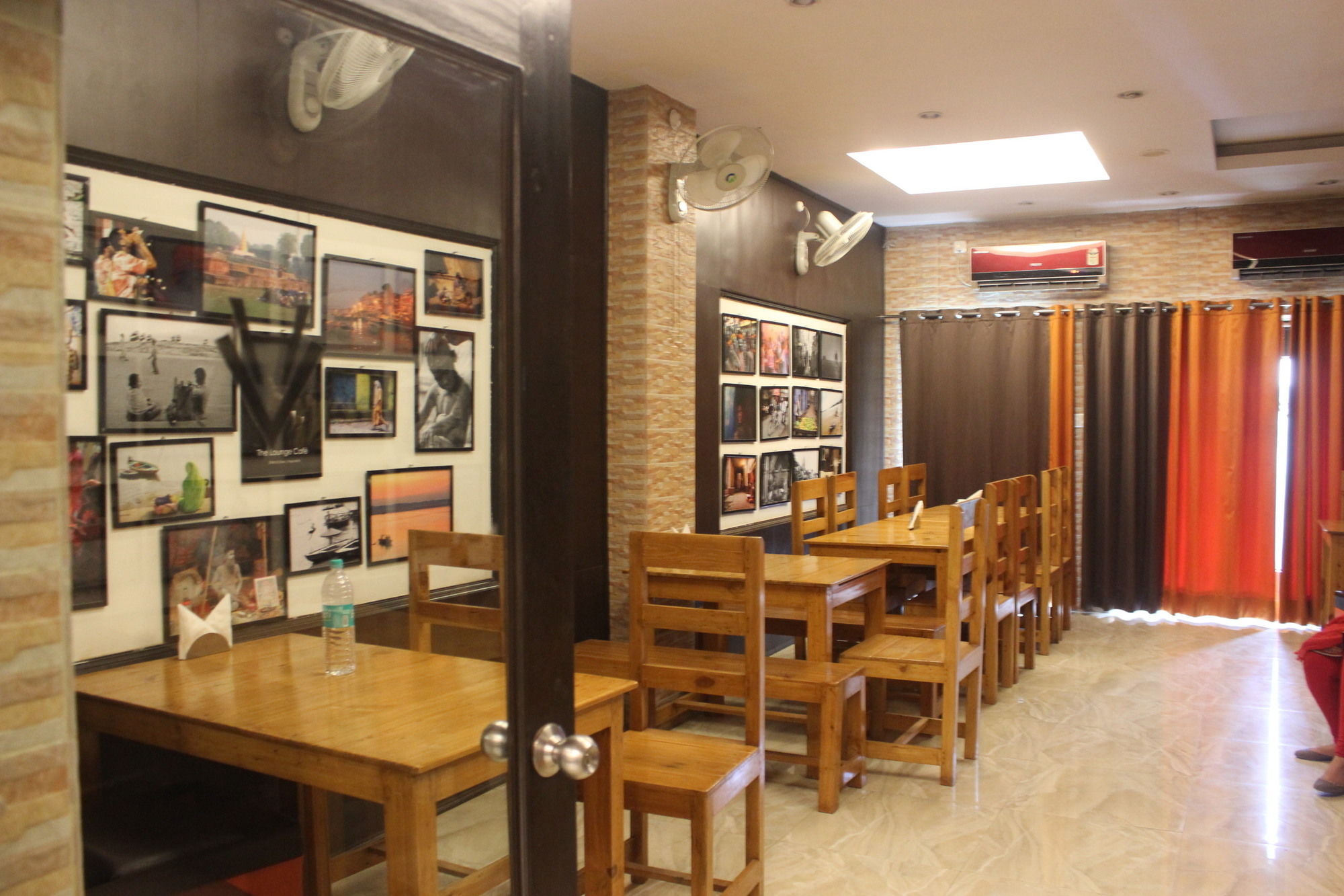 Фото Hotel Varuna