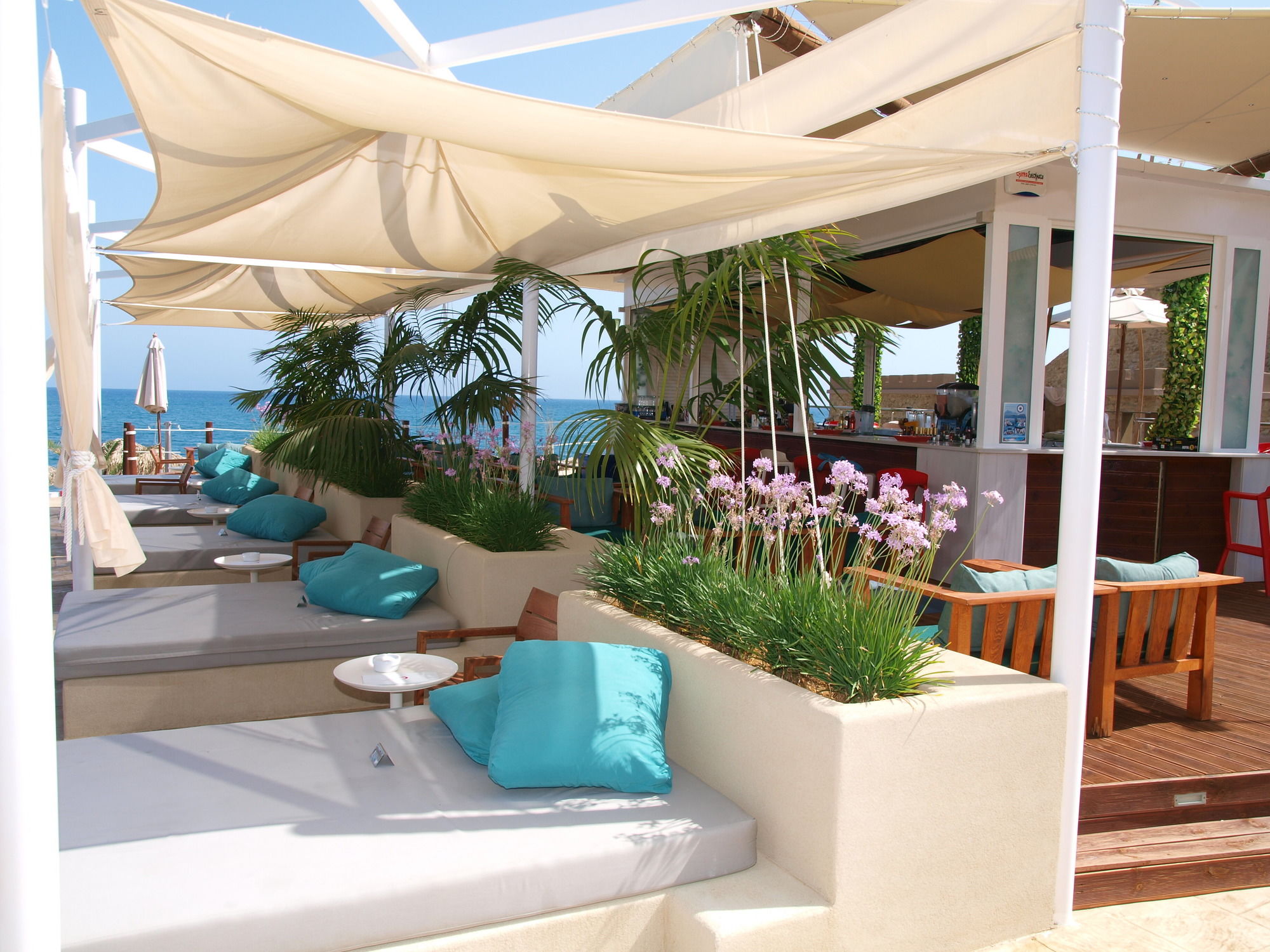 Фото Mylos Hotel Apartments