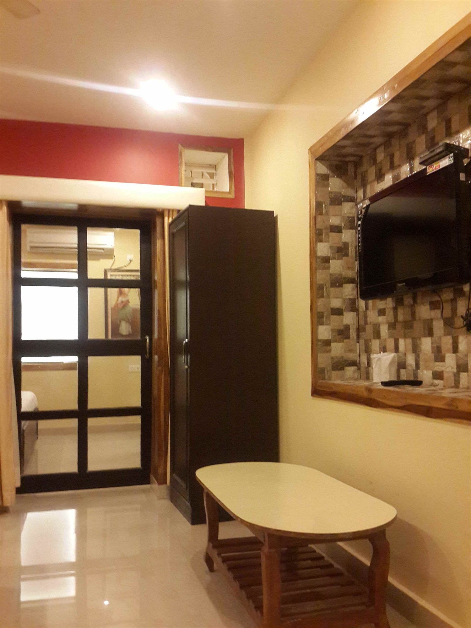 Фото Hotel Varuna